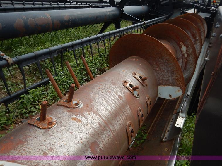 image for item K1719 2000 AGCO Gleaner 800-25F flex head