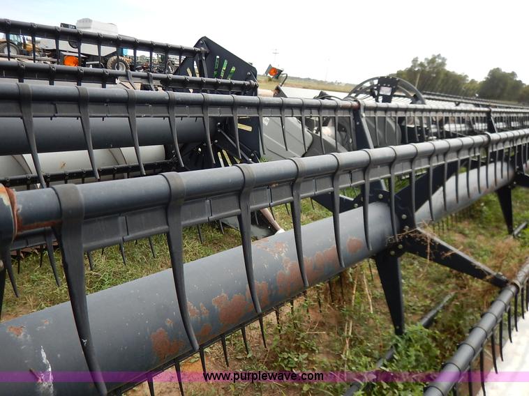 image for item K1719 2000 AGCO Gleaner 800-25F flex head