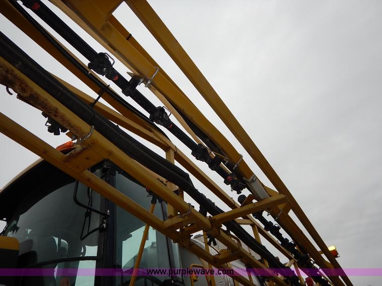 image for item K1720 2002 Ag-Chem RoGator 1254 self-propelled sprayer