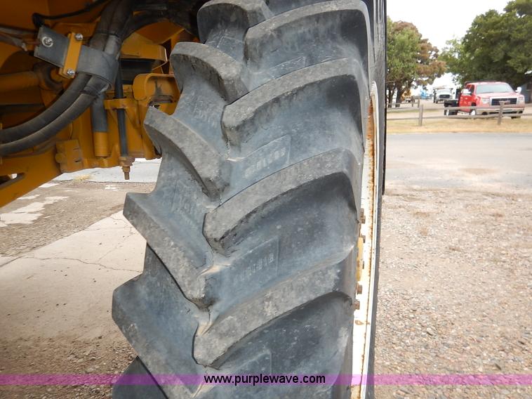 image for item K1720 2002 Ag-Chem RoGator 1254 self-propelled sprayer