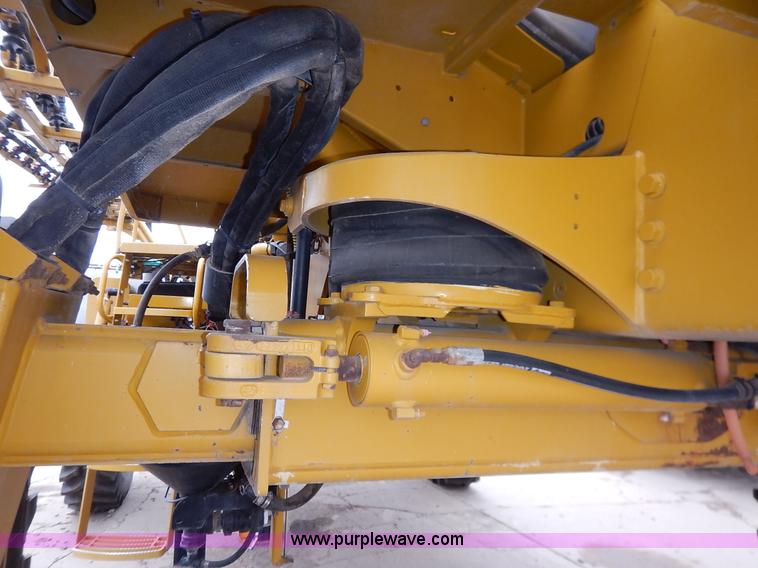 image for item K1720 2002 Ag-Chem RoGator 1254 self-propelled sprayer