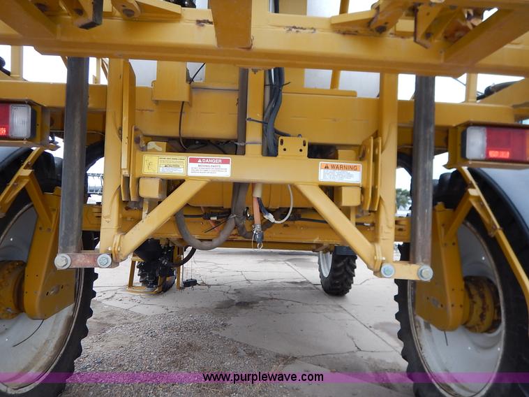 image for item K1720 2002 Ag-Chem RoGator 1254 self-propelled sprayer