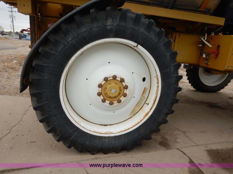 image for item K1720 2002 Ag-Chem RoGator 1254 self-propelled sprayer