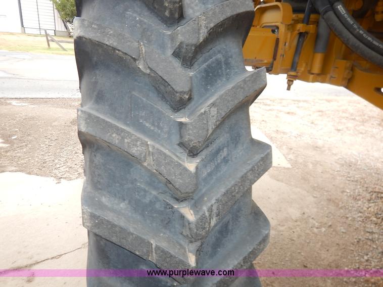 image for item K1720 2002 Ag-Chem RoGator 1254 self-propelled sprayer