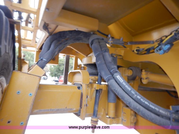 image for item K1720 2002 Ag-Chem RoGator 1254 self-propelled sprayer