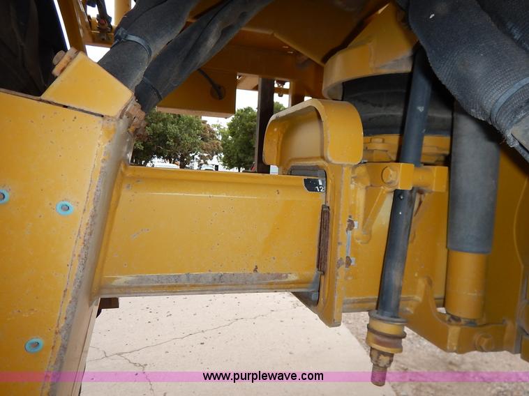 image for item K1720 2002 Ag-Chem RoGator 1254 self-propelled sprayer