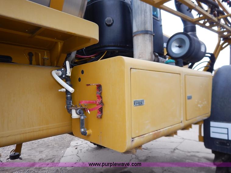 image for item K1720 2002 Ag-Chem RoGator 1254 self-propelled sprayer