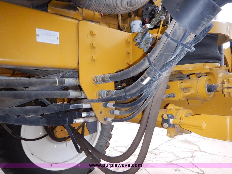 image for item K1720 2002 Ag-Chem RoGator 1254 self-propelled sprayer