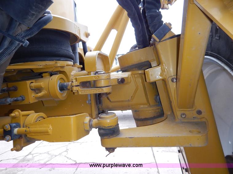 image for item K1720 2002 Ag-Chem RoGator 1254 self-propelled sprayer