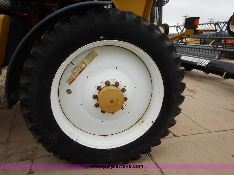 image for item K1720 2002 Ag-Chem RoGator 1254 self-propelled sprayer