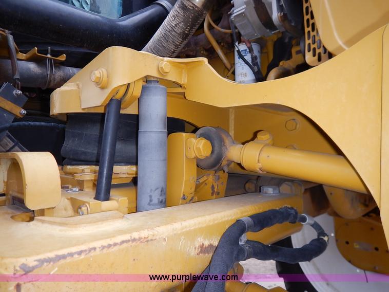 image for item K1720 2002 Ag-Chem RoGator 1254 self-propelled sprayer