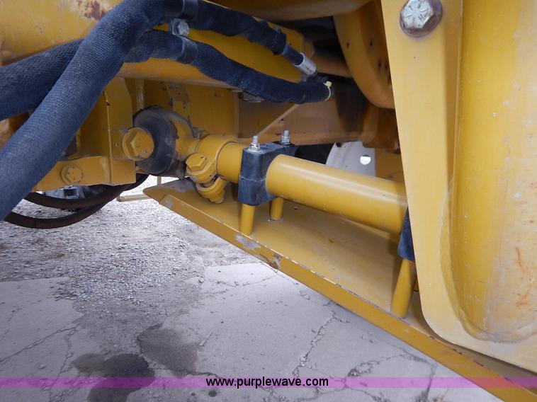 image for item K1720 2002 Ag-Chem RoGator 1254 self-propelled sprayer