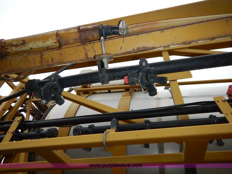 image for item K1720 2002 Ag-Chem RoGator 1254 self-propelled sprayer