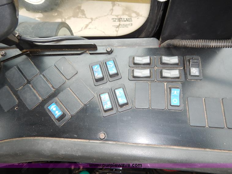 image for item K1720 2002 Ag-Chem RoGator 1254 self-propelled sprayer