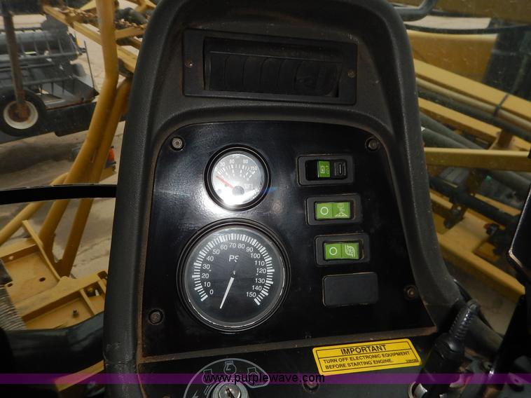 image for item K1720 2002 Ag-Chem RoGator 1254 self-propelled sprayer