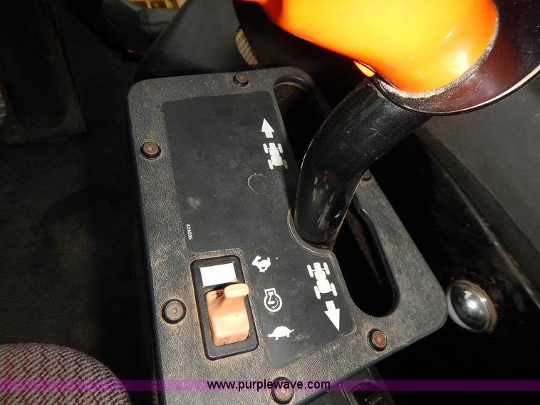 image for item K1720 2002 Ag-Chem RoGator 1254 self-propelled sprayer