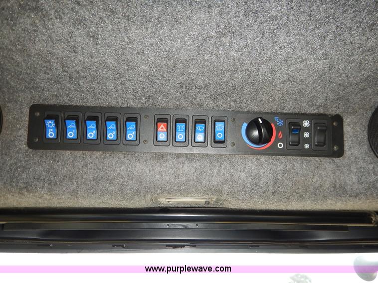 image for item K1720 2002 Ag-Chem RoGator 1254 self-propelled sprayer