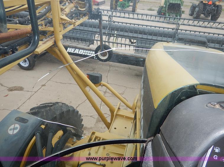 image for item K1720 2002 Ag-Chem RoGator 1254 self-propelled sprayer