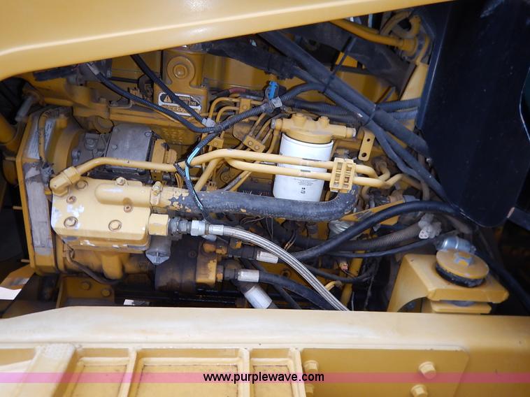 image for item K1720 2002 Ag-Chem RoGator 1254 self-propelled sprayer