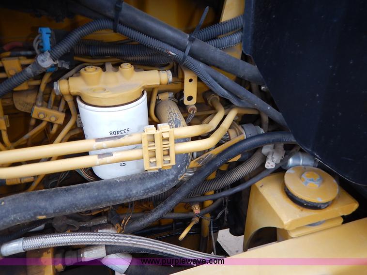 image for item K1720 2002 Ag-Chem RoGator 1254 self-propelled sprayer