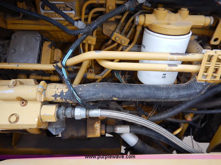 image for item K1720 2002 Ag-Chem RoGator 1254 self-propelled sprayer