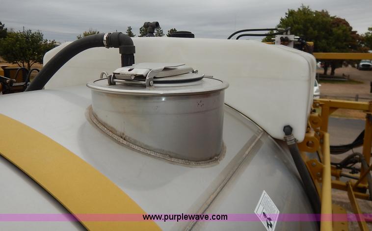 image for item K1720 2002 Ag-Chem RoGator 1254 self-propelled sprayer