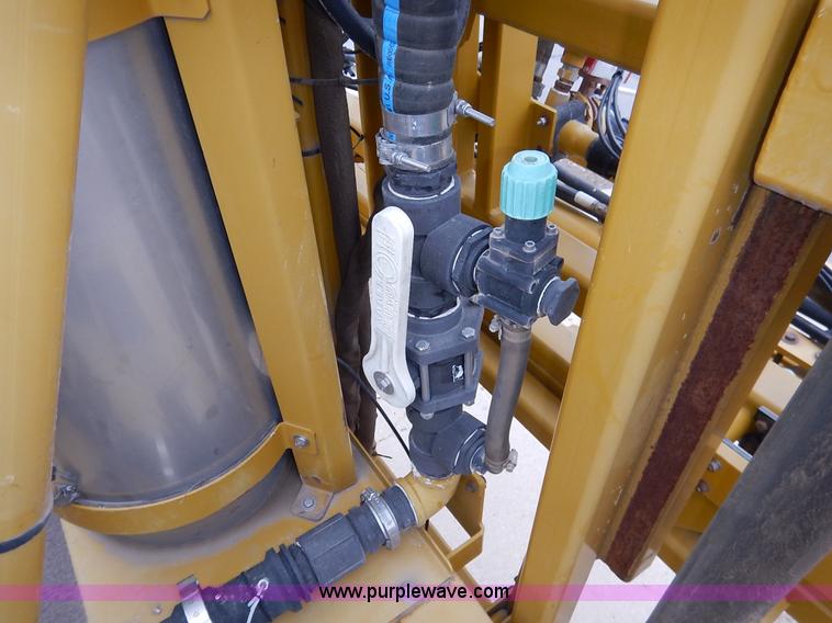 image for item K1720 2002 Ag-Chem RoGator 1254 self-propelled sprayer