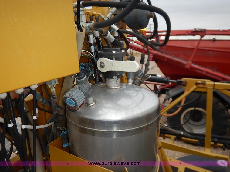 image for item K1720 2002 Ag-Chem RoGator 1254 self-propelled sprayer