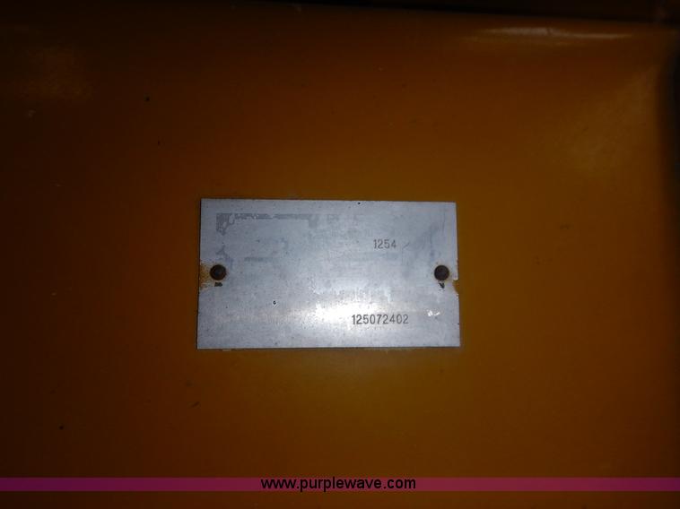 image for item K1720 2002 Ag-Chem RoGator 1254 self-propelled sprayer