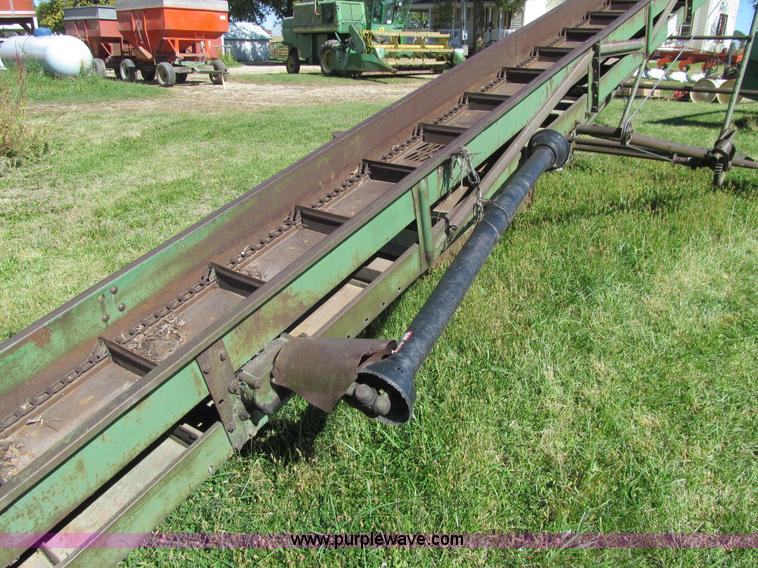 image for item K6357 John Deere grain conveyor