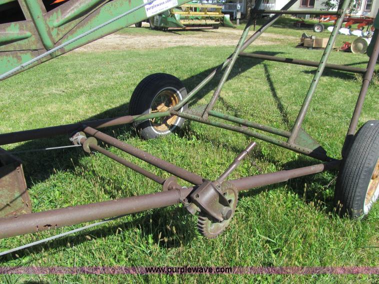 image for item K6357 John Deere grain conveyor