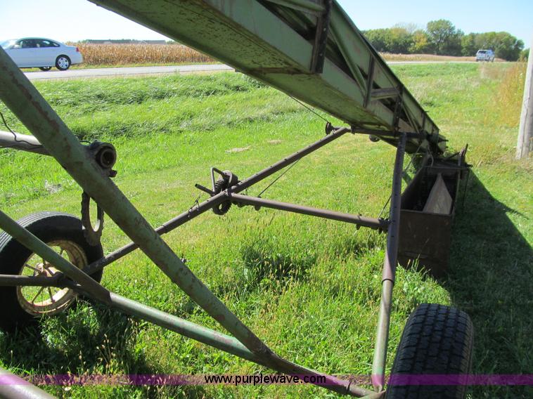 image for item K6357 John Deere grain conveyor