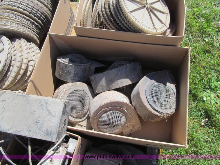 image for item K6359 White 5400 Plant-Aire planter