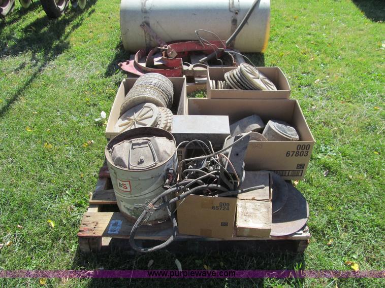 image for item K6359 White 5400 Plant-Aire planter