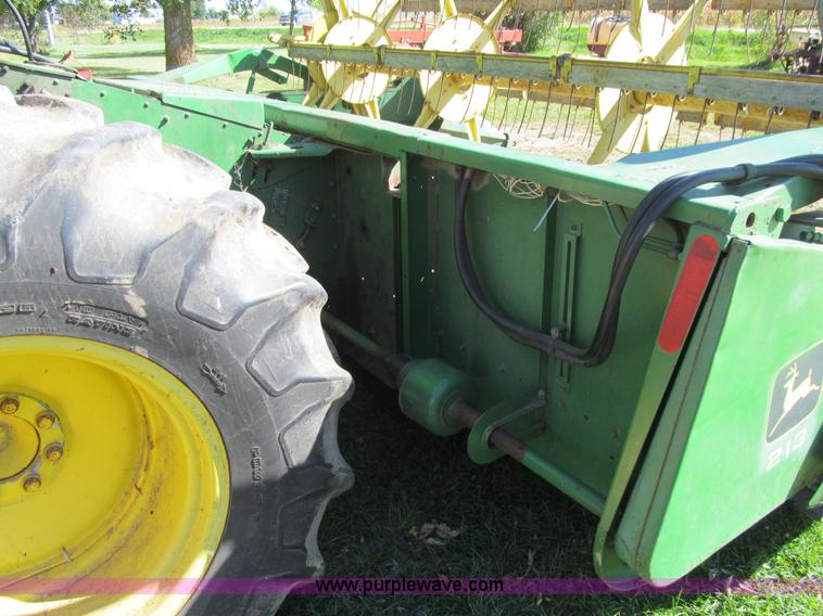 image for item K6365 1976 John Deere 4400 combine