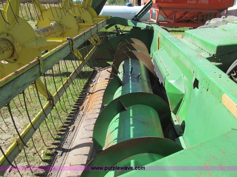 image for item K6365 1976 John Deere 4400 combine