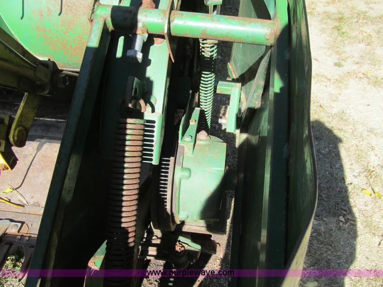 image for item K6365 1976 John Deere 4400 combine