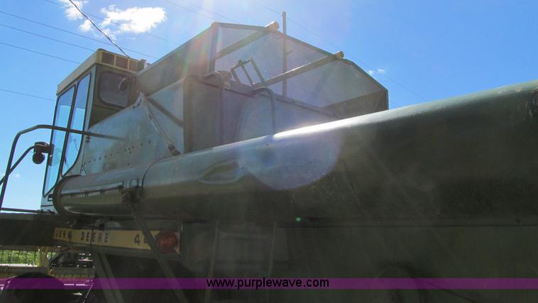 image for item K6365 1976 John Deere 4400 combine