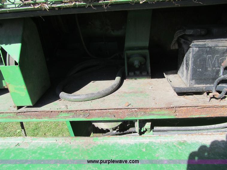 image for item K6365 1976 John Deere 4400 combine