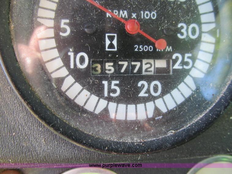 image for item K6365 1976 John Deere 4400 combine