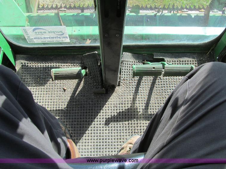 image for item K6365 1976 John Deere 4400 combine