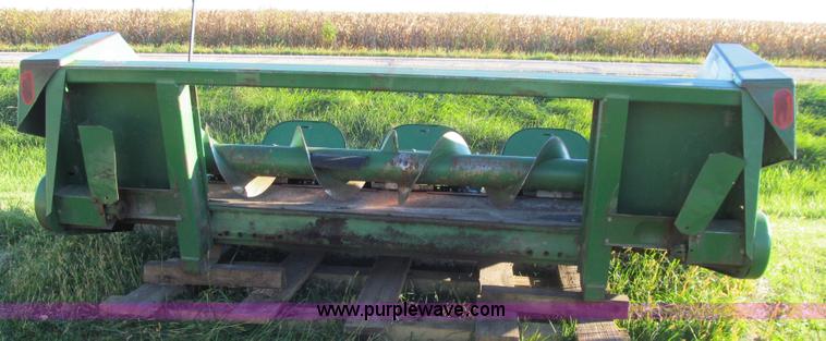 image for item K6368 John Deere 443 corn head