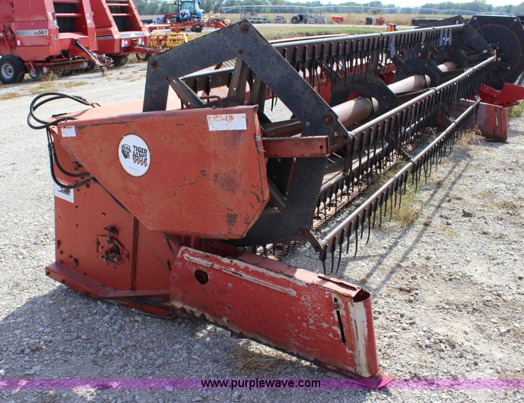 image for item L2335 International 820-175 head