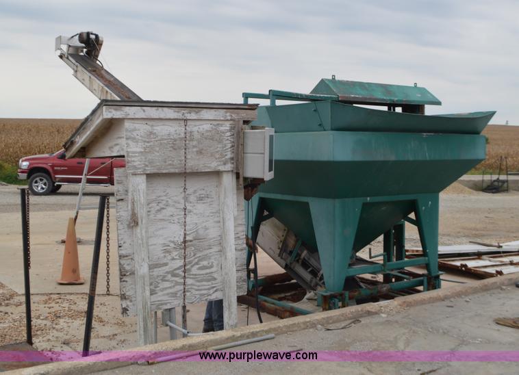 image for item L2791 Fertilizer mixer