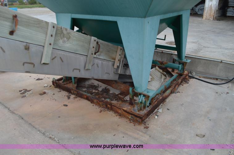 image for item L2791 Fertilizer mixer