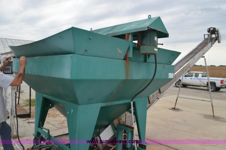 image for item L2791 Fertilizer mixer