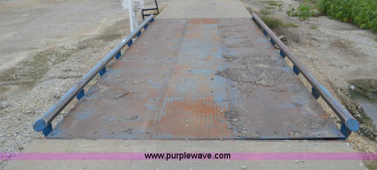 image for item L2793 Unibridge scale