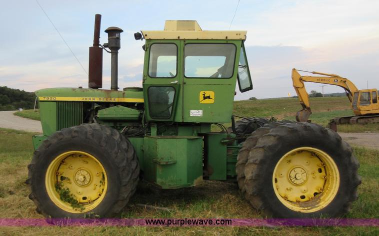 image for item L4075 John Deere 7520 4WD tractor