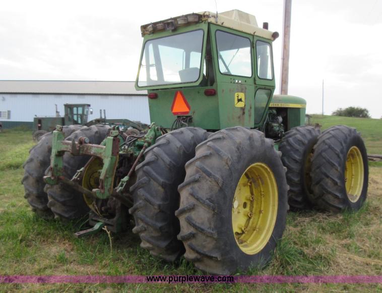 image for item L4075 John Deere 7520 4WD tractor