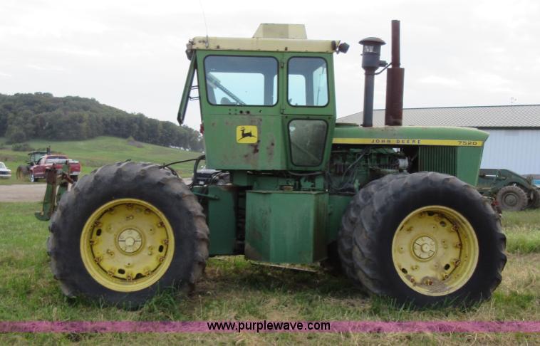 image for item L4075 John Deere 7520 4WD tractor